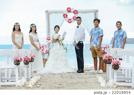 ビーチウェディング　集合写真 22019954