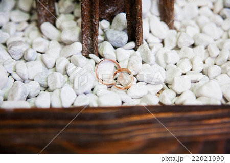 wedding ring on the stone wedding ring on the stone 22021090