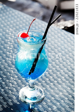 Cocktail blue lagoon 22021833