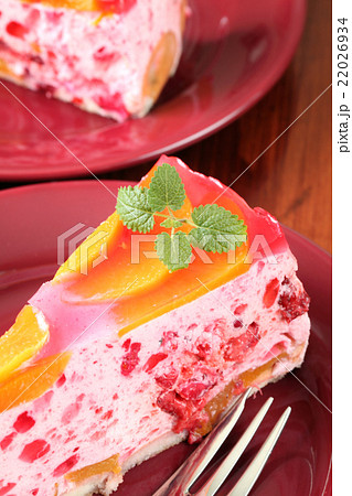 Red currant mousse with peaches Red currant mousse with peaches 22026934