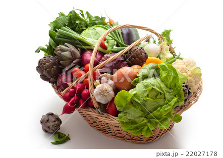 Fresh vegetables pn basket. 22027178