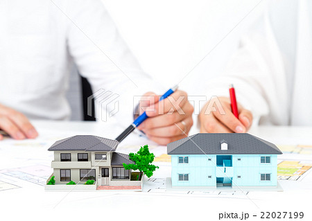 夫婦 男性と女性 マイホーム計画 住宅相談 消費増税前駆け込み需要 コピースペース 新婚夫婦 夫婦 男性と女性 マイホーム計画 住宅相談 消費増税前駆け込み需要 コピースペース 新婚夫婦 22027199