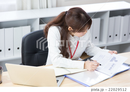 OLポートレート・デスクワーク 22029512