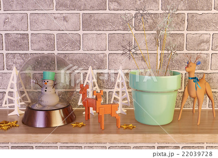 Christmas decoration items on the shelf Christmas decoration items on the shelf 22039728