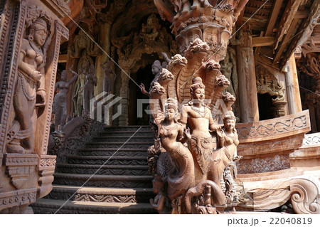 タイ王国　パタヤ (サッチャタム寺 タイのサクラダファミリア) 22040819