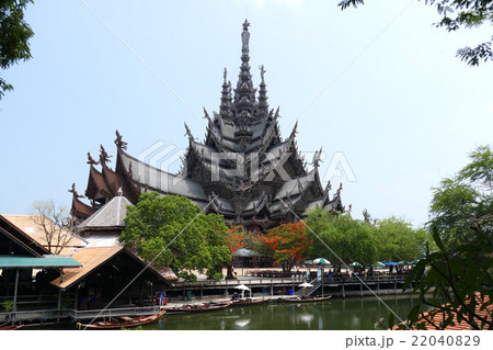 タイ王国　パタヤ (サッチャタム寺 タイのサクラダファミリア) 22040829