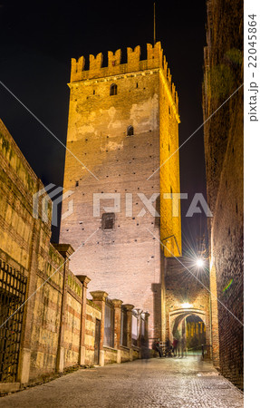 Tower of Castelvecchio castle in Verona - Italy Tower of Castelvecchio castle in Verona - Italy 22045864