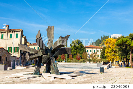 Piazza Isolo in Verona - Italy, Veneto 22046003