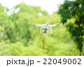 ドローン　フライト　森の中 22049002