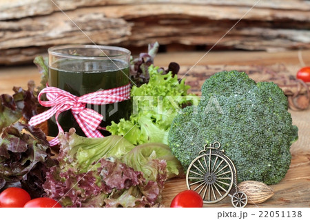 Smoothies green vegetables for health. Smoothies green vegetables for health. 22051138