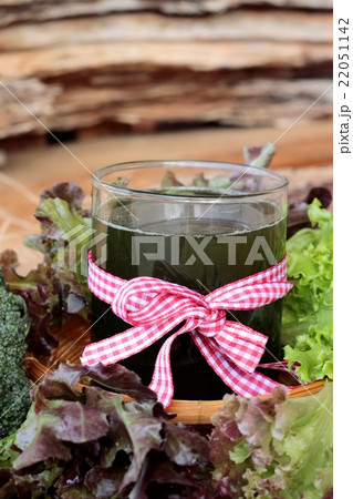 Smoothies green vegetables for health. Smoothies green vegetables for health. 22051142