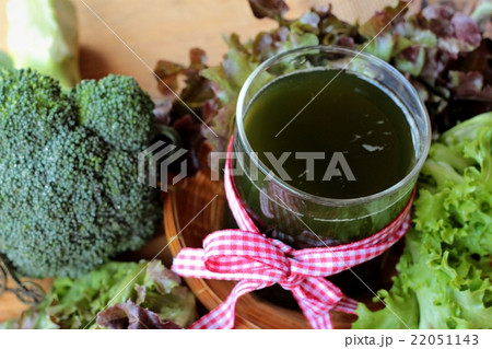 Smoothies green vegetables for health. Smoothies green vegetables for health. 22051143