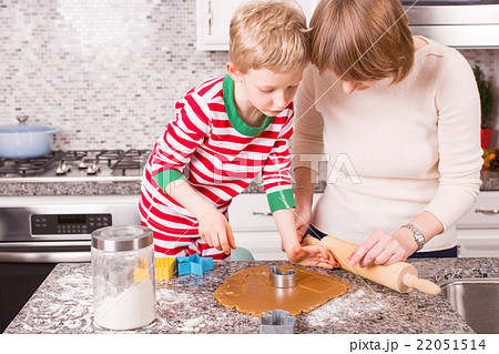 making cookies at christmas time making cookies at christmas time 22051514
