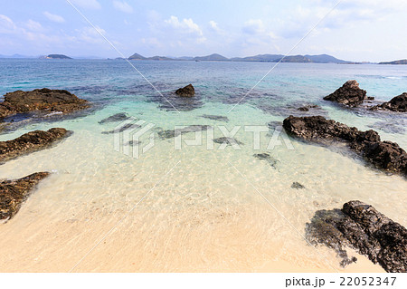 Sea beach with the rocks and clear water 22052347