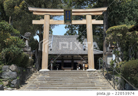 大神神社の境内にある、かつて神宮寺であった「若宮社（大直禰子神社）」 22053974