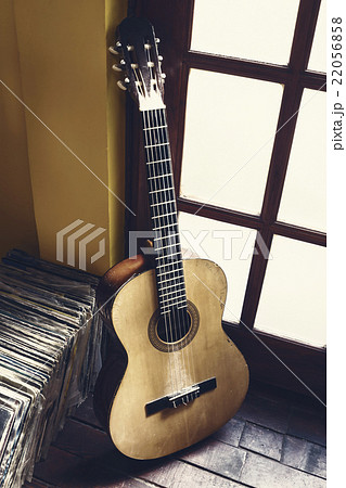 Old dusty guitar 22056858