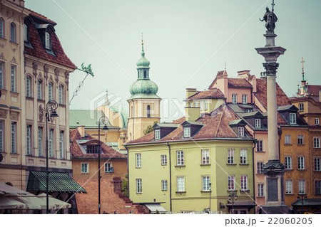 Old town in Warsaw, Poland. The Royal Castle  22060205