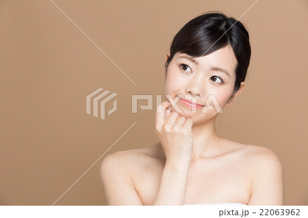 女性 スキンケアイメージ 女性 スキンケアイメージ 22063962