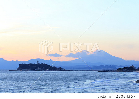 江ノ島と富士山 22064357