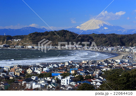 富士山の見える由比ヶ浜の写真素材