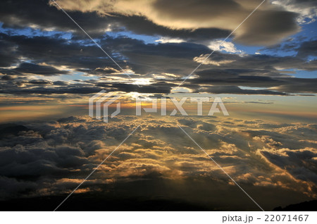 富士山頂のご来光 22071467