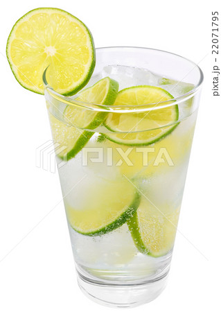 Lemonade with lime and ice cubes Lemonade with lime and ice cubes 22071795
