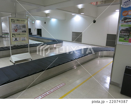 空港の手荷物受取所 空港の手荷物受取所 22074387
