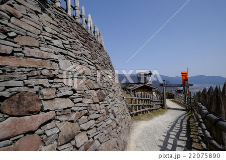 荒砥城石垣と櫓（本郭から） 22075890