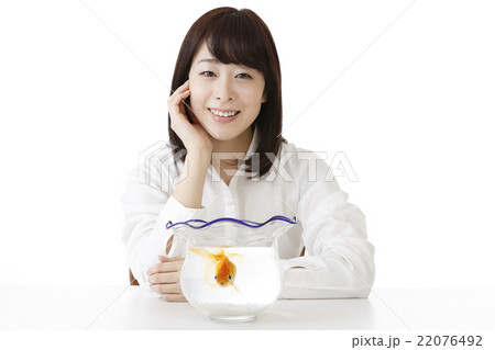 金魚と女性 金魚と女性 22076492