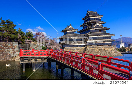 Matsumoto castle in spring season, Nagano, Japan Matsumoto castle in spring season, Nagano, Japan 22076544