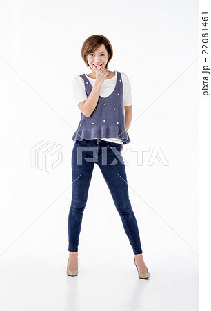 20代後半の女性 22081461