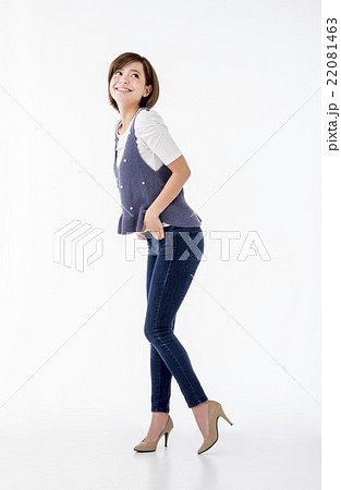 20代後半の女性 22081463