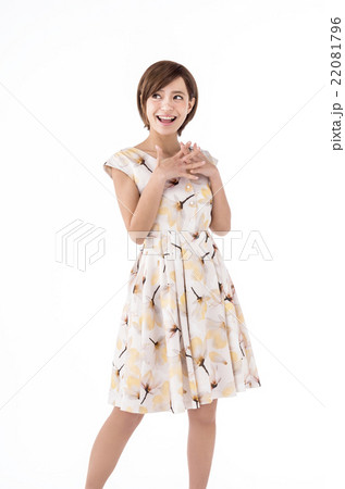 20代後半の女性 22081796