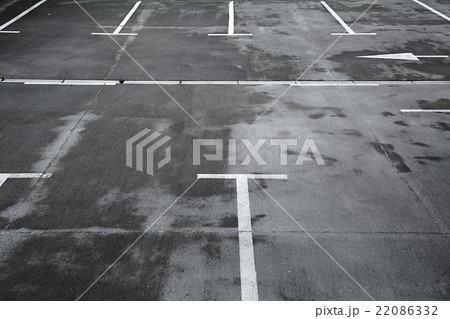 Carpark lines and signs Carpark lines and signs 22086332