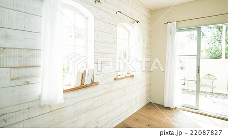 明るい部屋 22087827