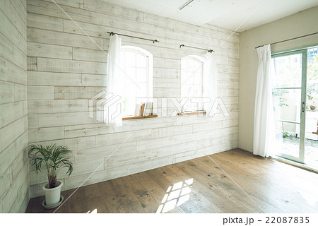 明るい部屋 22087835