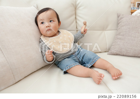 9 months old 22089156