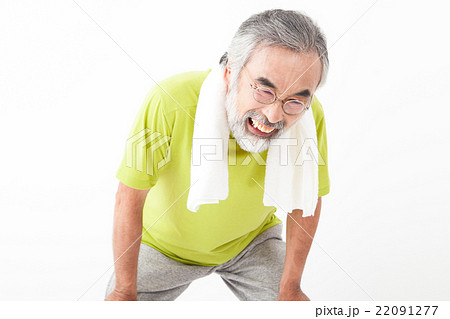 バテるシニア男性 22091277