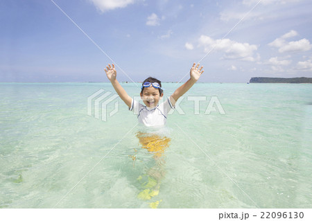 南国の海と男の子 22096130