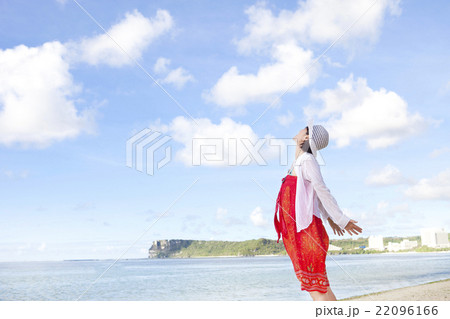 南国の風景と女性 南国の風景と女性 22096166