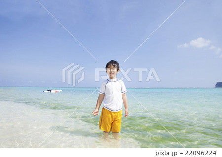 南国の海と男の子 南国の海と男の子 22096224