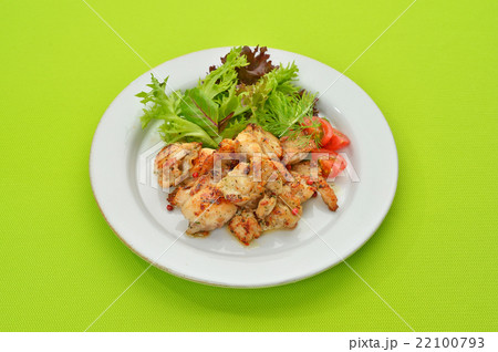 バジルチキンソテー。 22100793