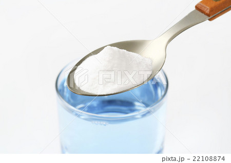 spoon of baking soda 22108874