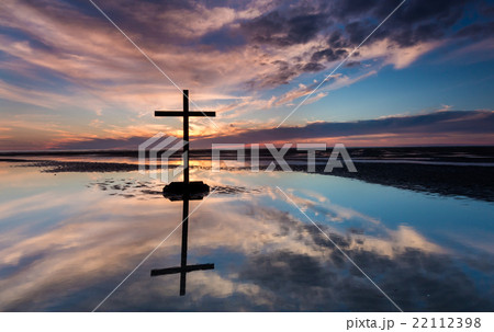 Low Sun Cross Waters 22112398