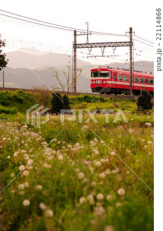 東武日光線を走る1800型臨時快速電車 22114866