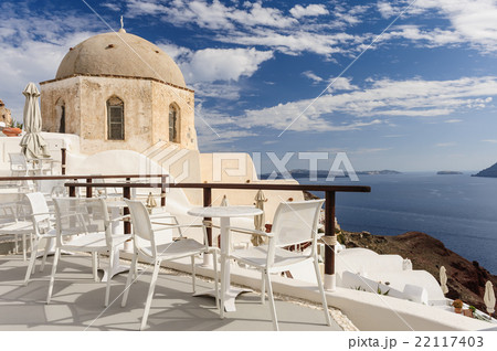 Oia before sunset at Santorini, Greece 22117403