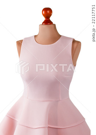 Sleeveless salmon evening dress. 22117751