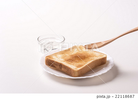 バージンココナッツオイル　ココナッツトースト　ココナッツオイルと食パン 22118687