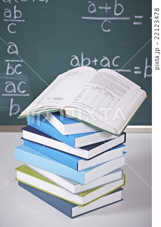 教育　黒板　授業 22123478