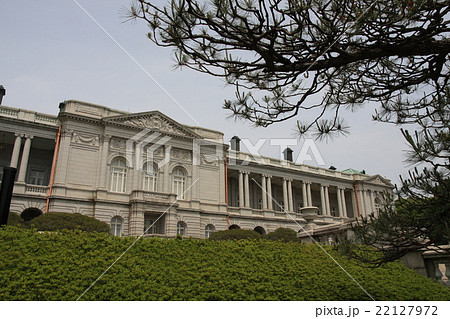 迎賓館赤坂離宮と木々 22127972